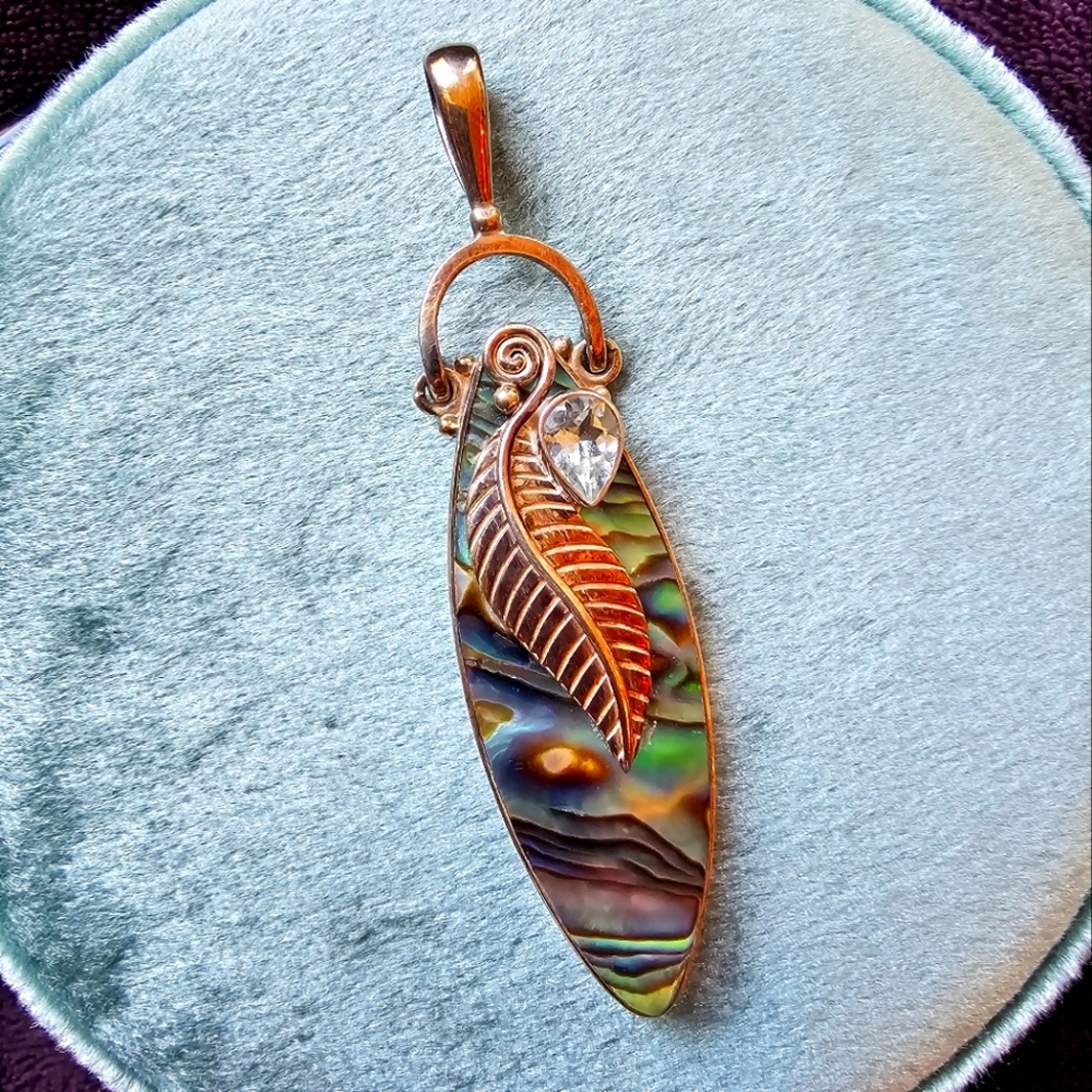 Sajen Abalone Pendant